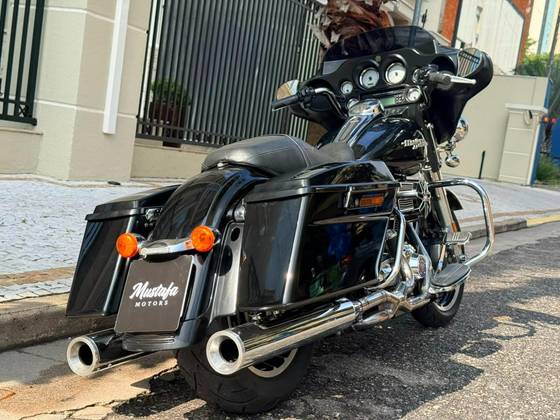 HARLEY-DAVIDSON STREET GLIDE HARLEY-DAVIDSON STREET GLIDE